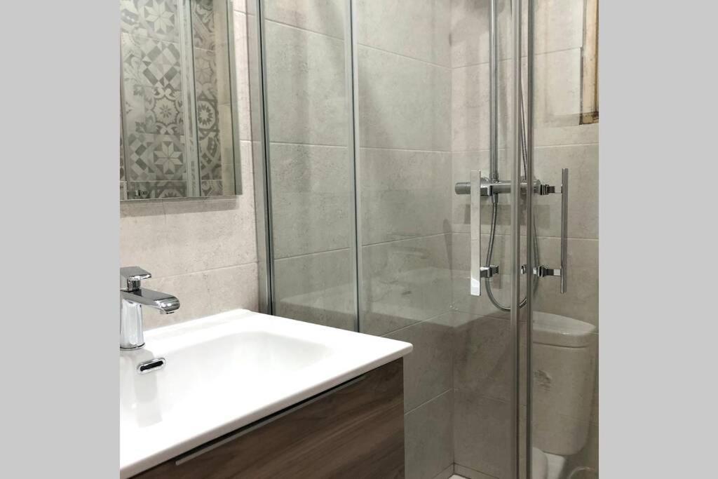 Apartament M5 Cool Terrace. Metro 1 Min. Center 15' By Metro Esplugues de Llobregat Zewnętrze zdjęcie